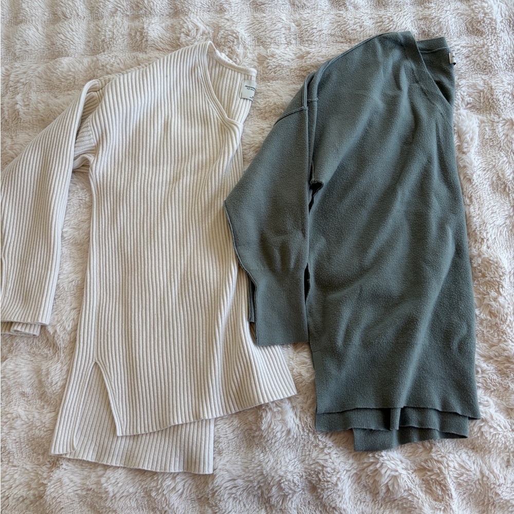 2 Abercrombie & Fitch Soft A&F Knit Sweaters Size M